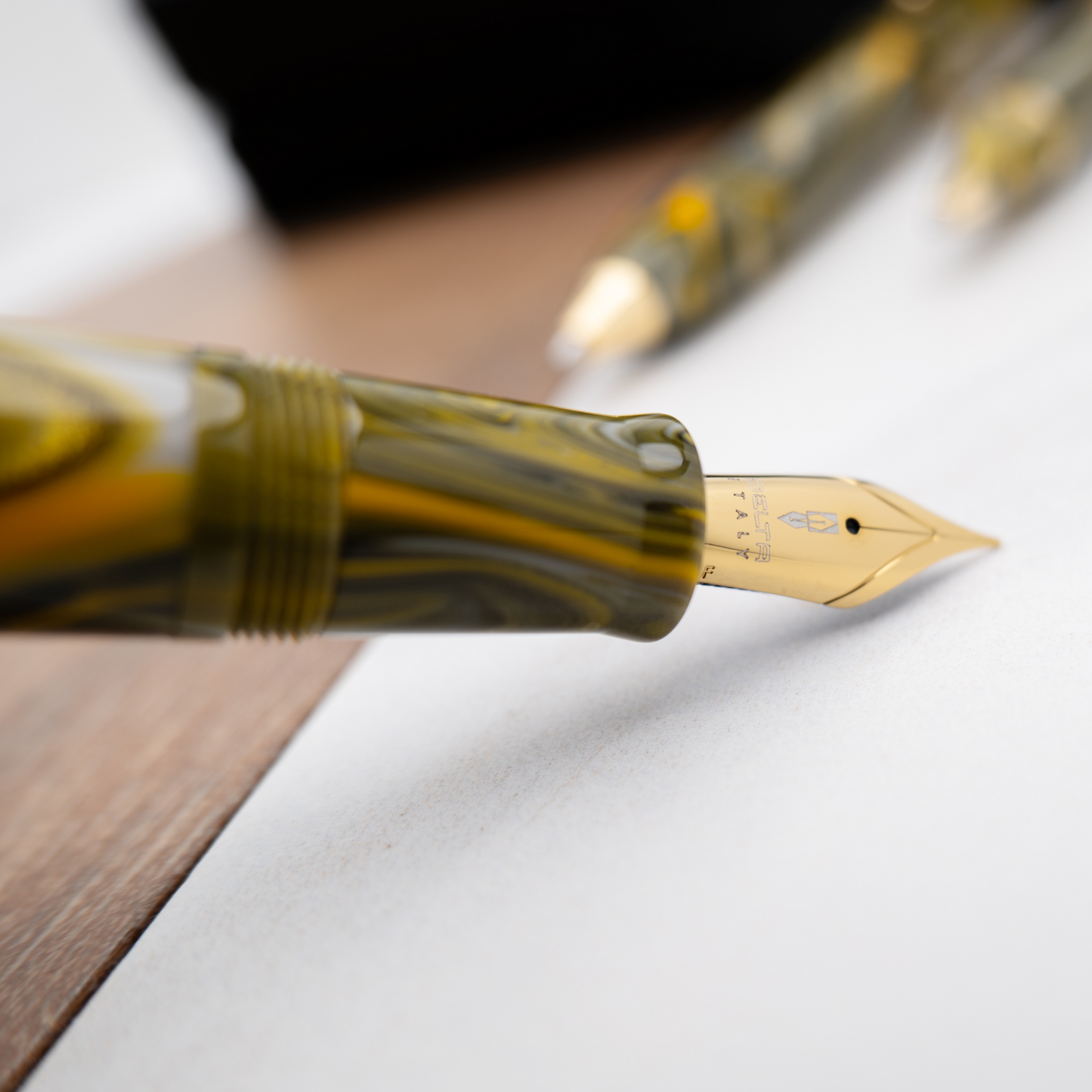 Delta Neo Gallery Marigold Gold Trim - Fountain Pen