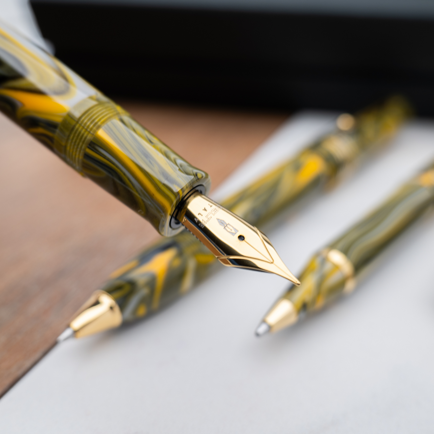 Delta Neo Gallery Marigold Gold Trim - Fountain Pen