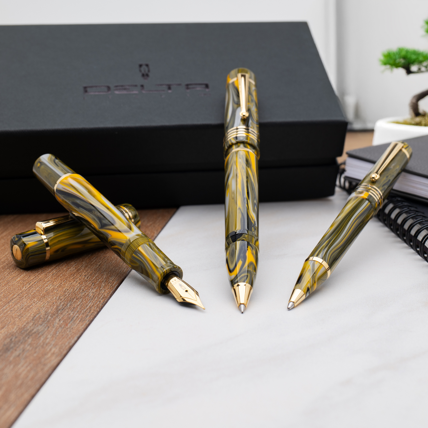 Delta Neo Gallery Marigold Gold Trim - Fountain Pen