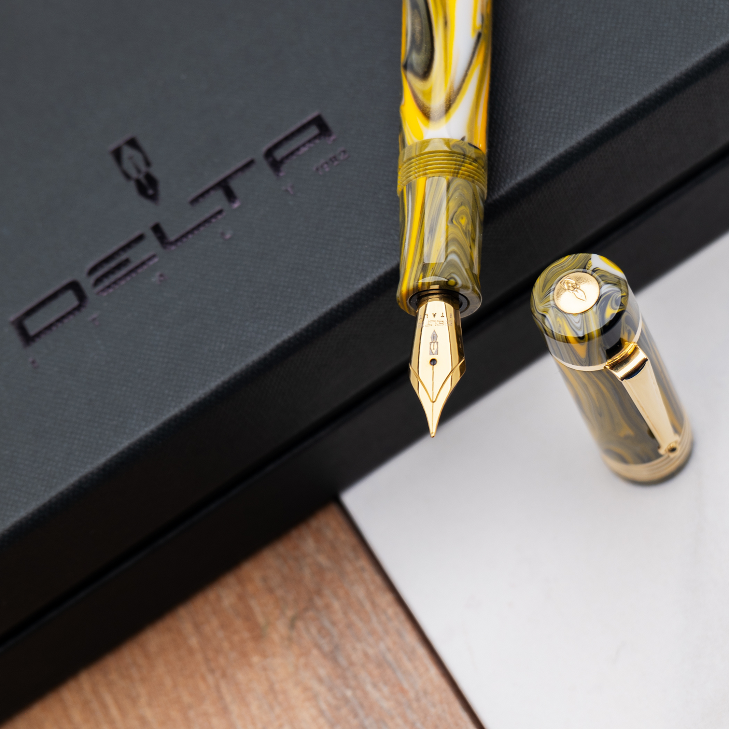 Delta Neo Gallery Marigold Gold Trim - Fountain Pen
