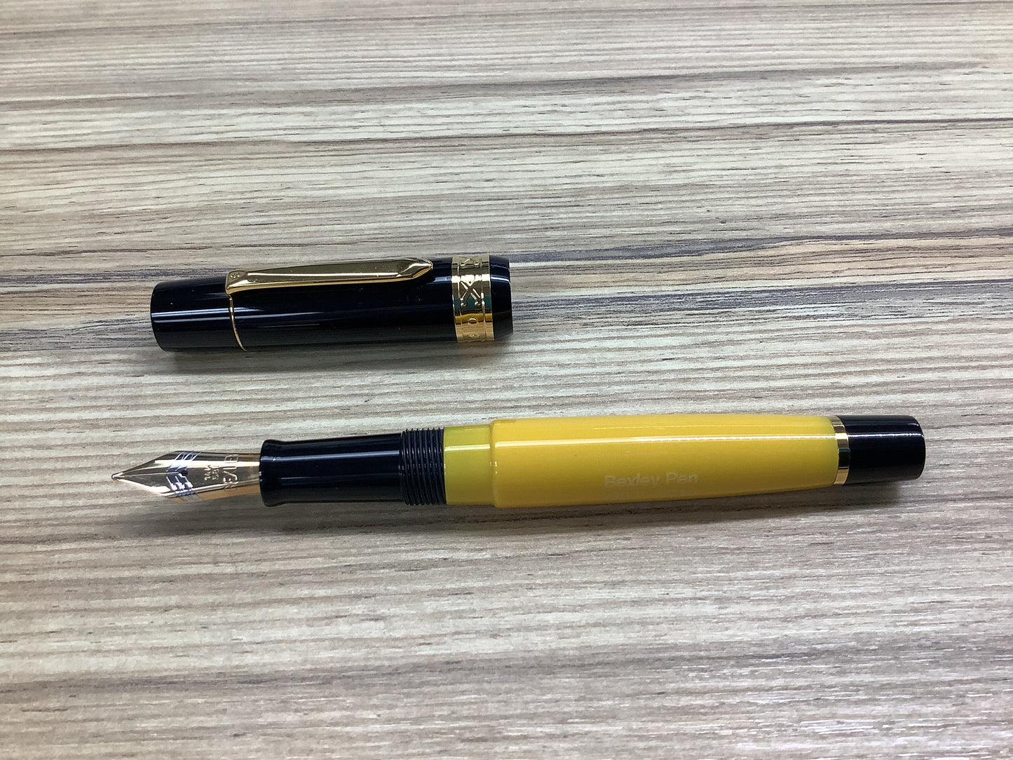 Bexley Tea Time Yellow 1993-2013 Two Tone 14k Gold Nib - Fountain Pen