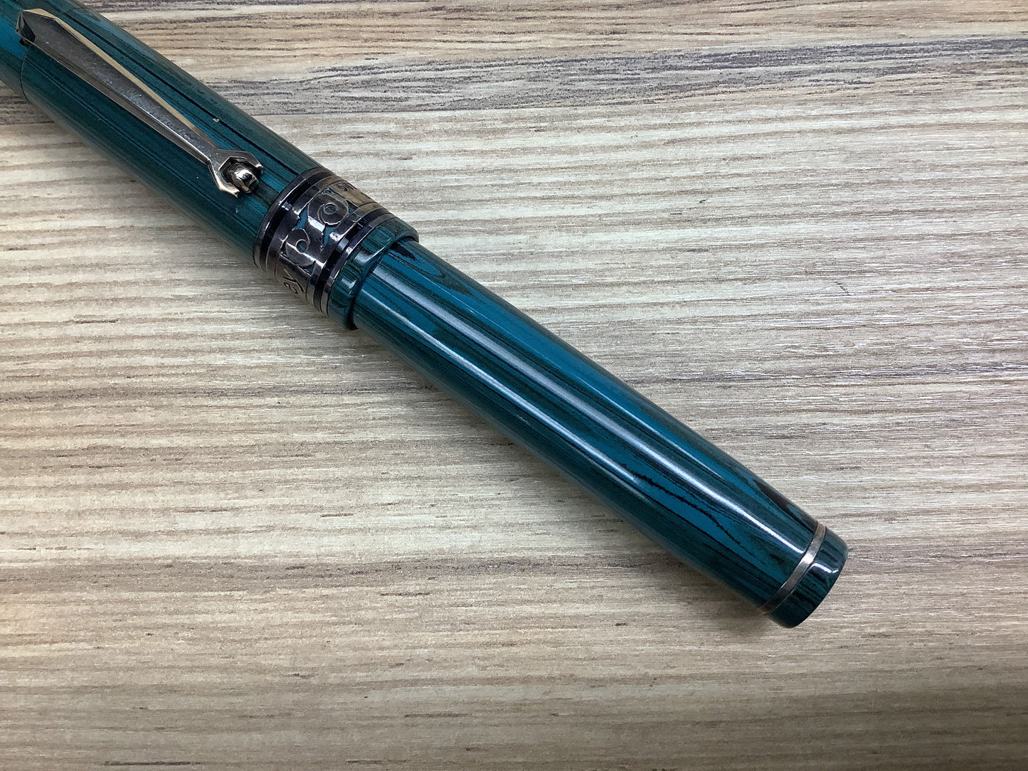 Bexley "Decoband" Bluewood Two Tone 18k Gold Nib - Fountain Pen