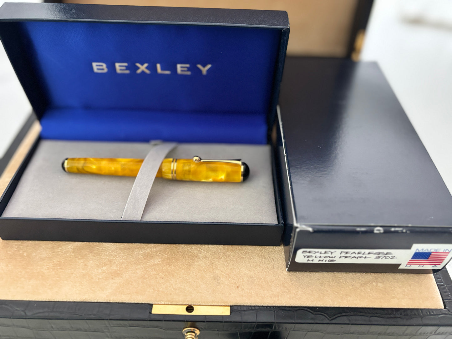 Bexley Perlesse Yellow Pearl 18k Gold Nib - Fountain Pen