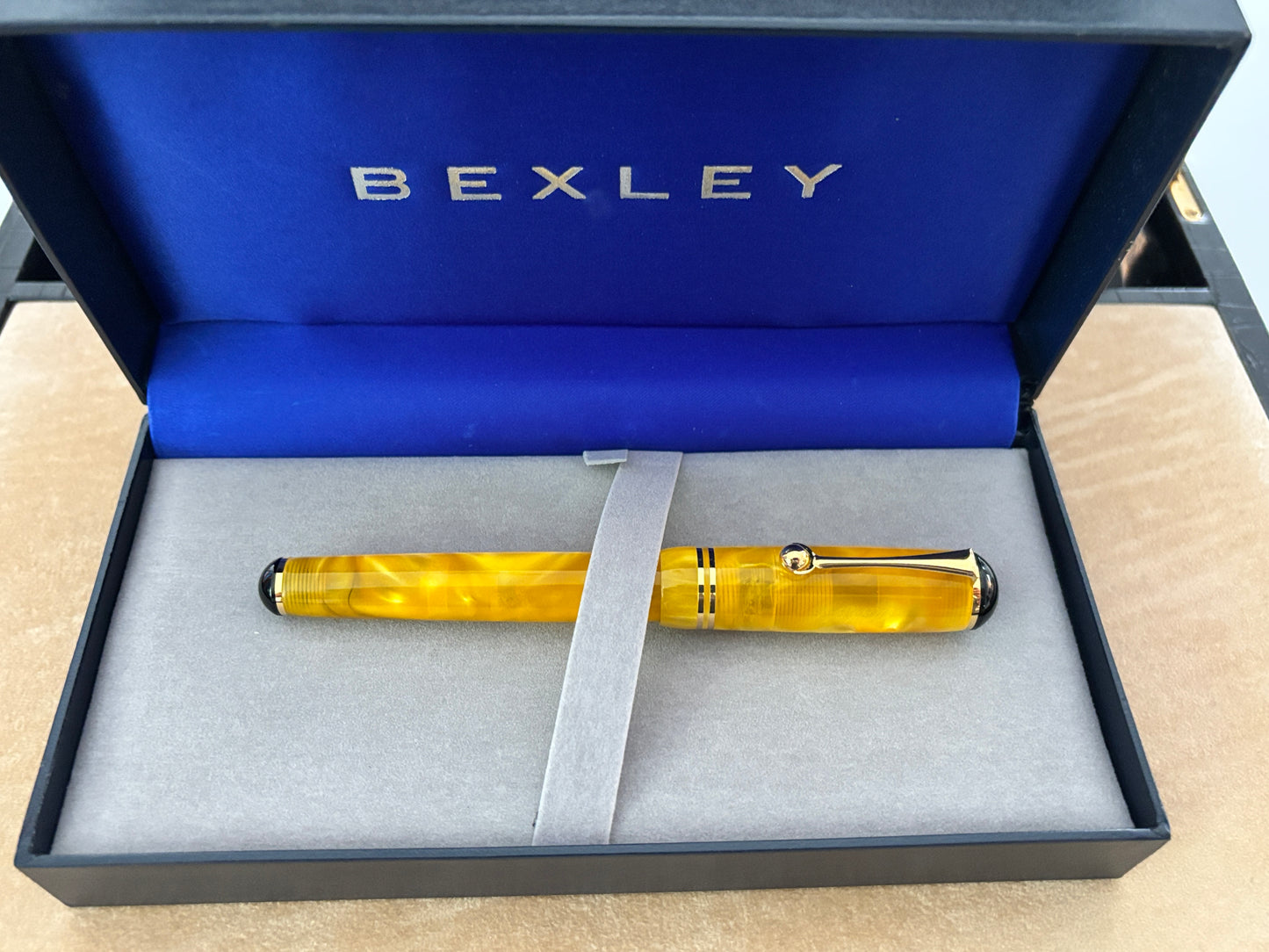 Bexley Perlesse Yellow Pearl 18k Gold Nib - Fountain Pen