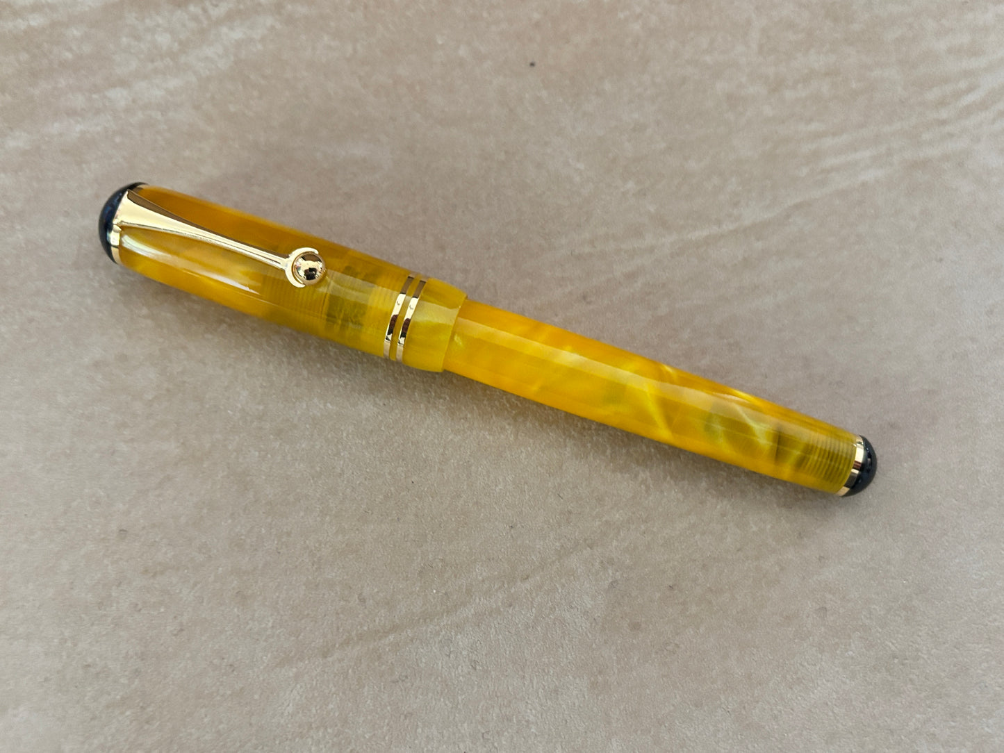 Bexley Perlesse Yellow Pearl 18k Gold Nib - Fountain Pen