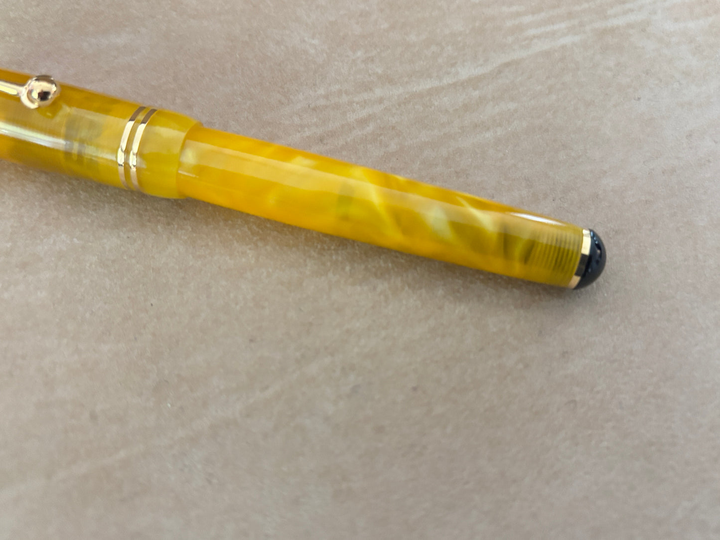 Bexley Perlesse Yellow Pearl 18k Gold Nib - Fountain Pen