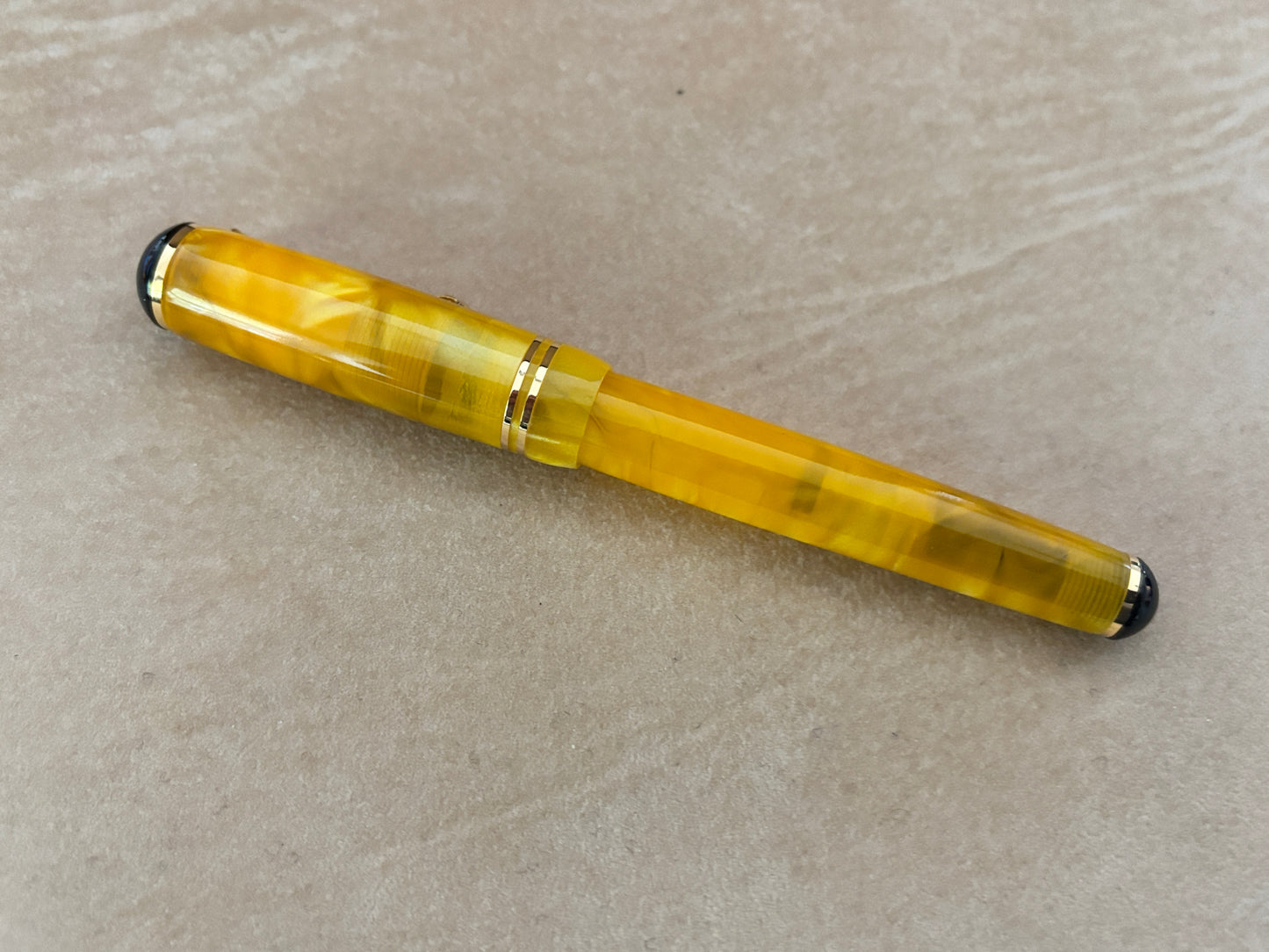 Bexley Perlesse Yellow Pearl 18k Gold Nib - Fountain Pen