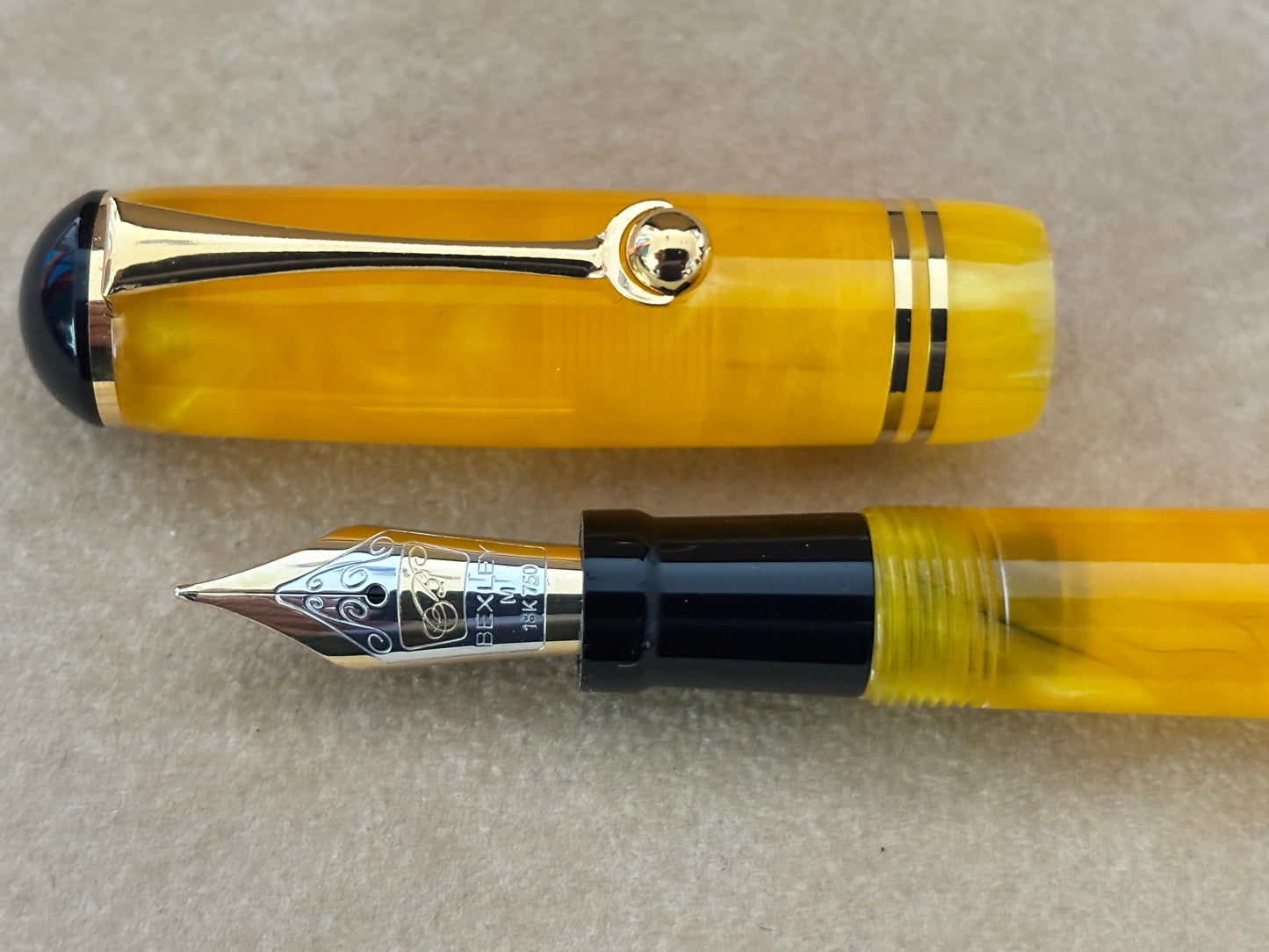 Bexley Perlesse Yellow Pearl 18k Gold Nib - Fountain Pen