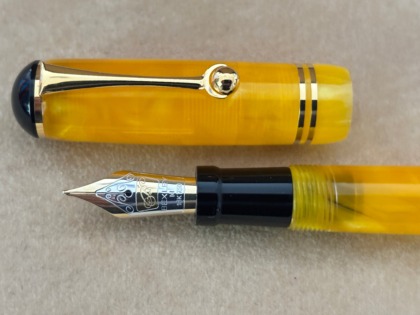 Bexley Perlesse Yellow Pearl 18k Gold Nib - Fountain Pen