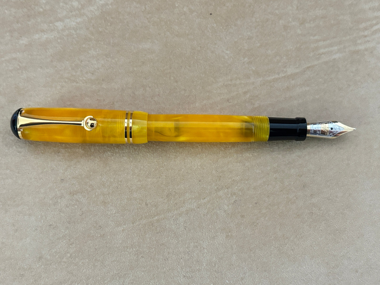 Bexley Perlesse Yellow Pearl 18k Gold Nib - Fountain Pen