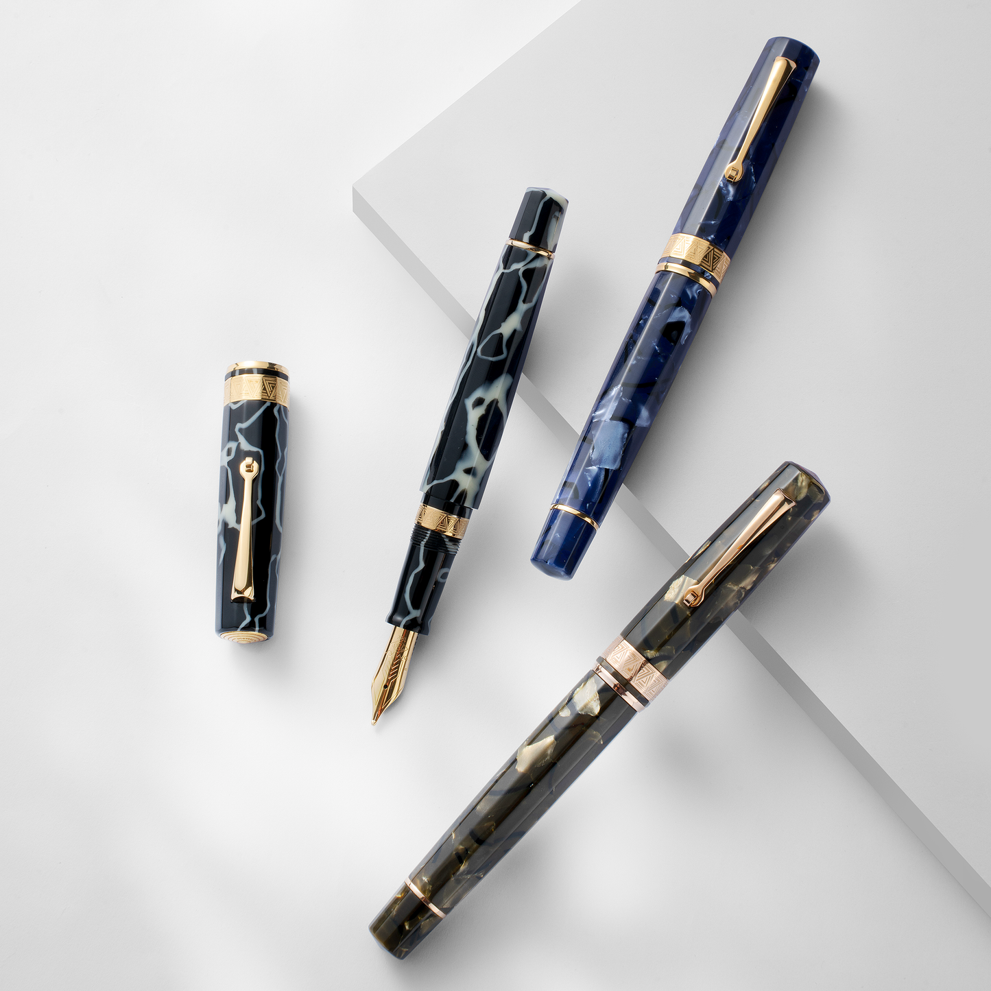 OMAS Paragon Blue Royale Gold