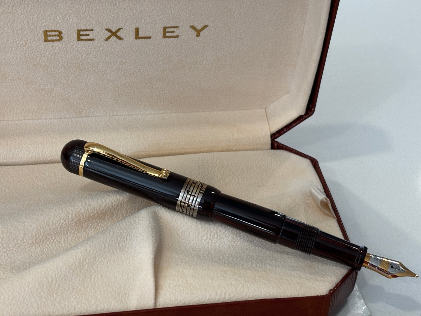 Bexley Stradivarius Hammer Ebonite Rosewood (Circa 2006) - Fountain Pen