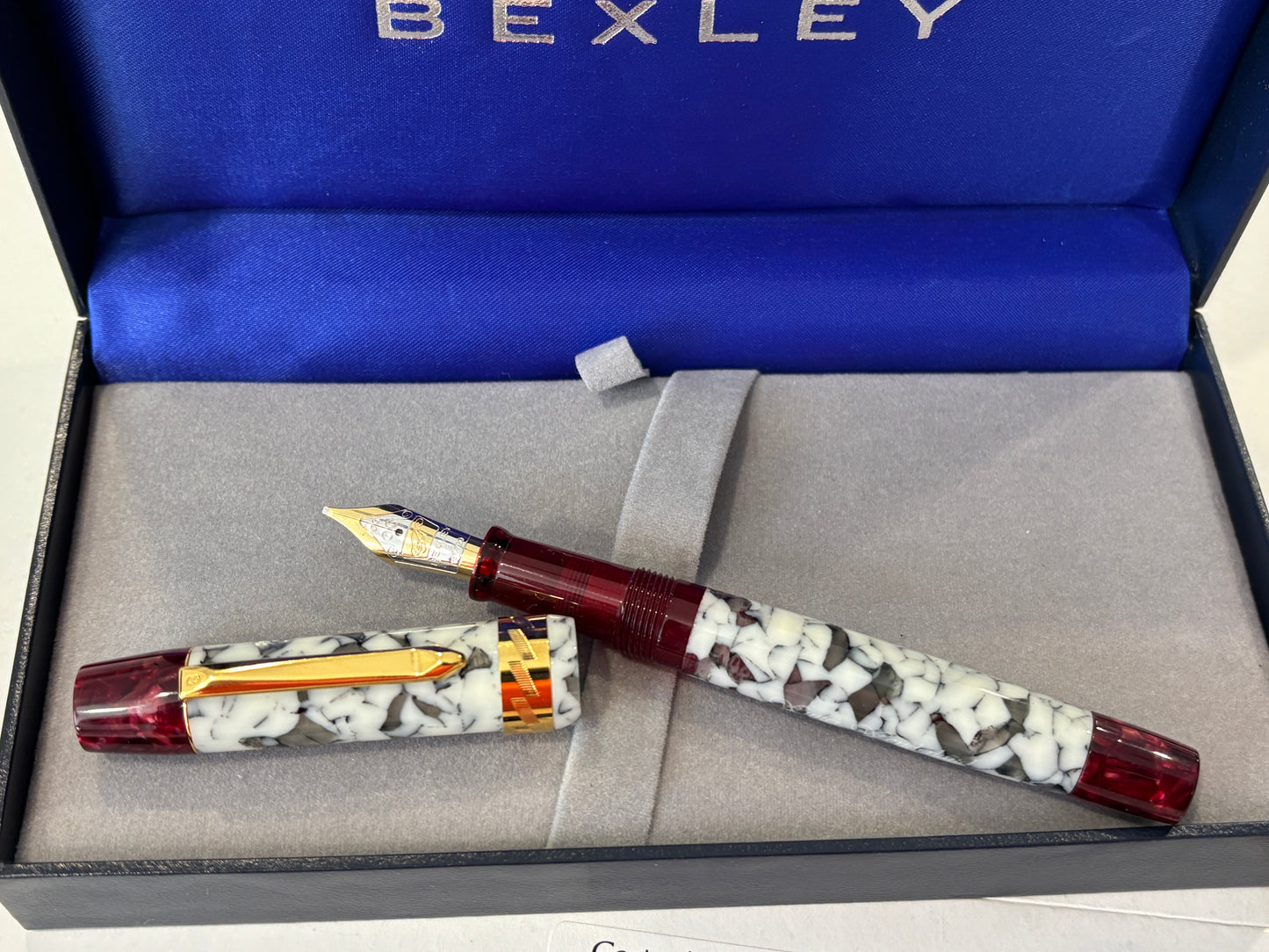 Bexley Gaston Winter Wonderland Red and Cracked Ice (Circa 2010) - Fountain Pen