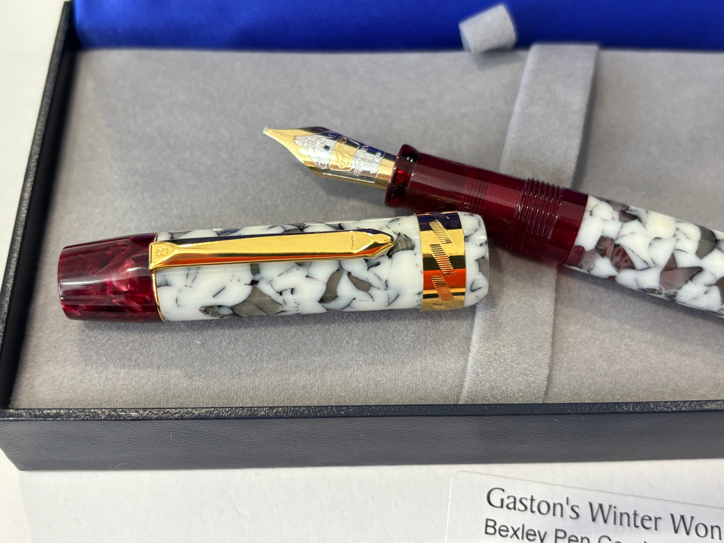 Bexley Gaston Winter Wonderland Red and Cracked Ice (Circa 2010) - Fountain Pen