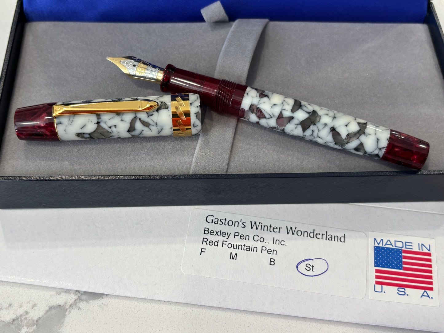 Bexley Gaston Winter Wonderland Red and Cracked Ice (Circa 2010) - Fountain Pen