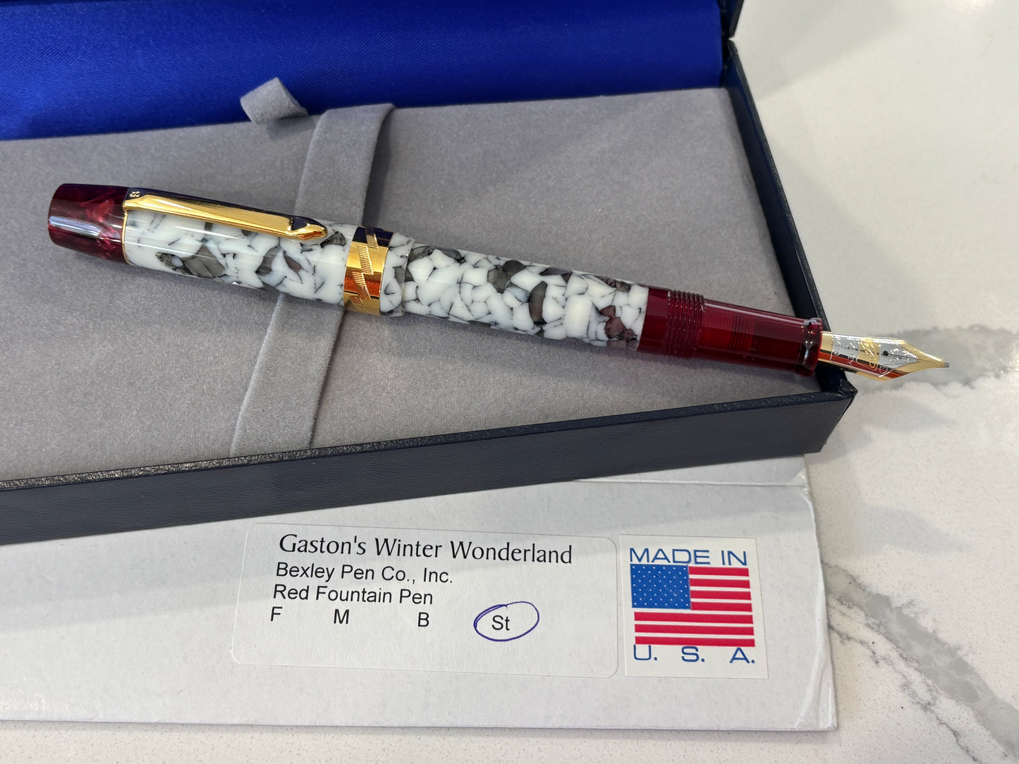 Bexley Gaston Winter Wonderland Red and Cracked Ice (Circa 2010) - Fountain Pen