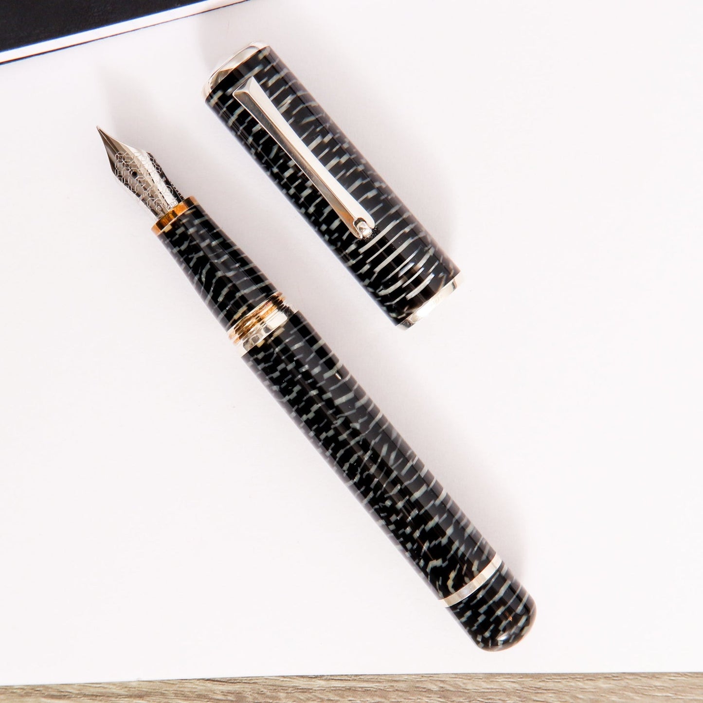 Montegrappa Celluloid Masters Arte Zebra