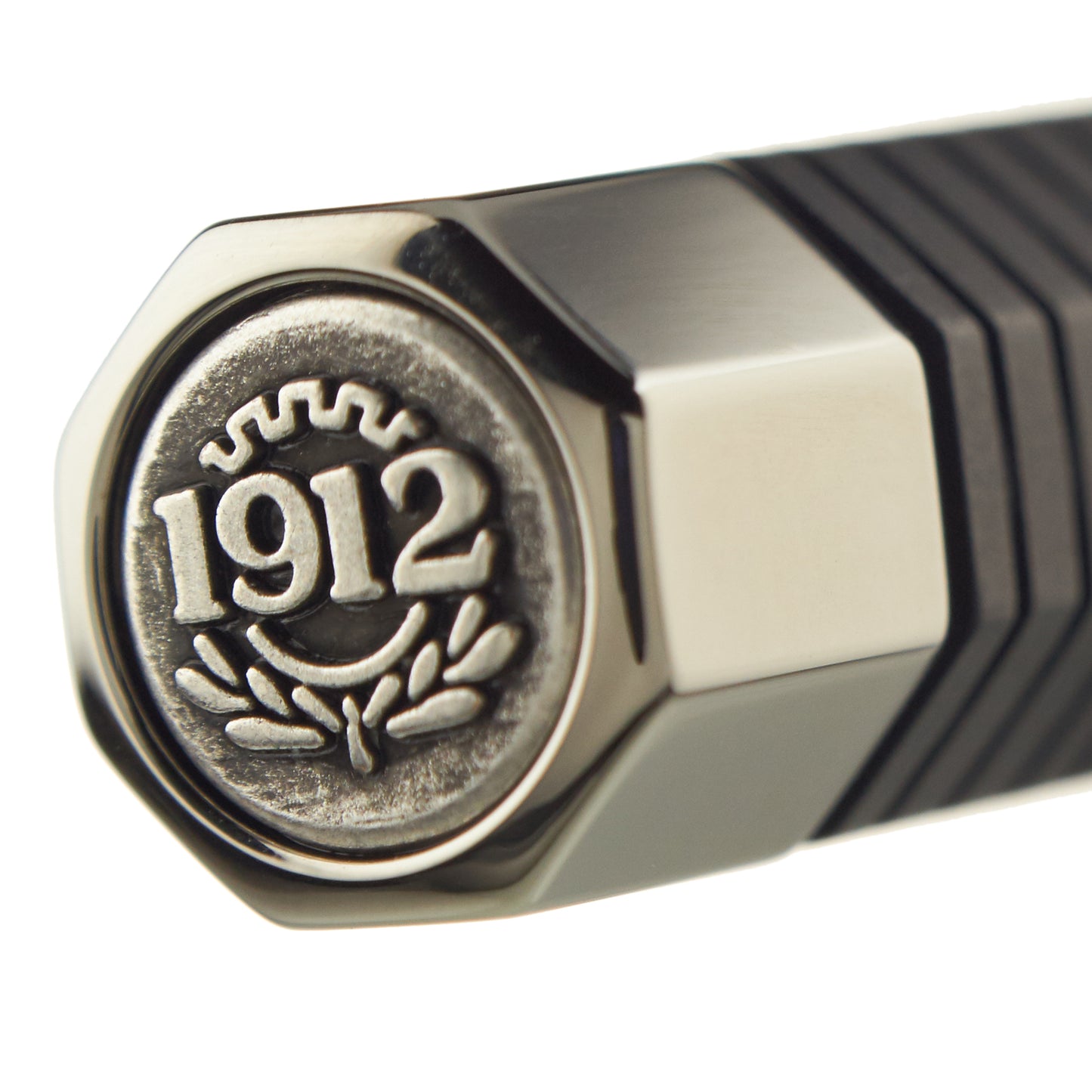 Montegrappa NeroUno Linea Chrome Trim