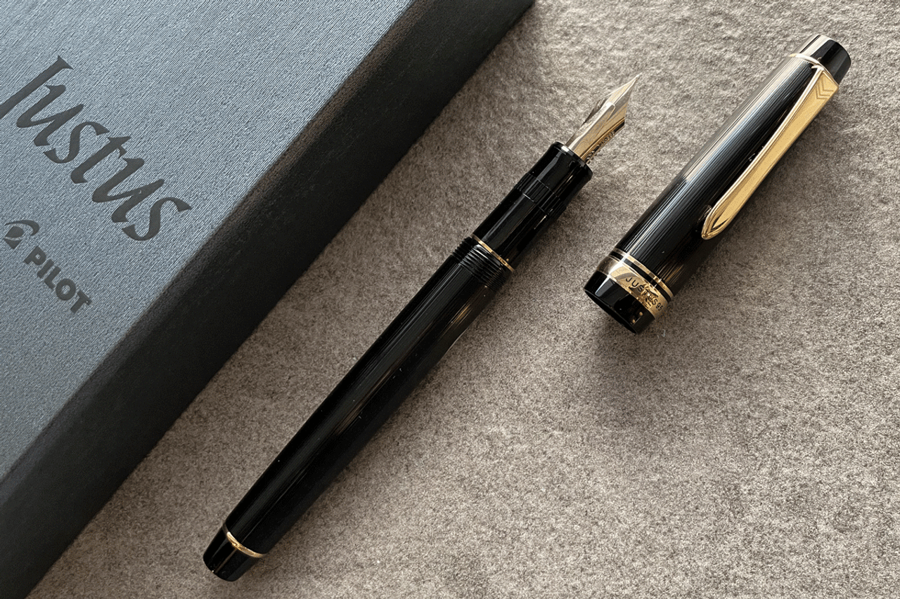 Pilot Justus 95 Black Gold - Fountain Pen