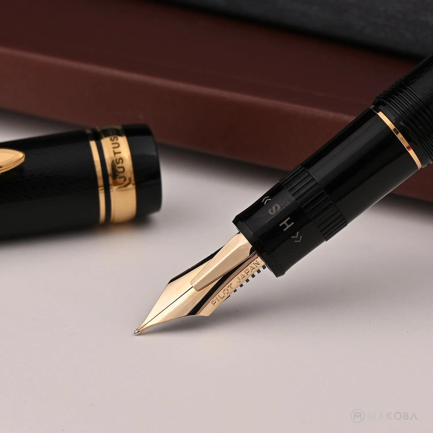 Pilot Justus 95 Black Gold - Fountain Pen