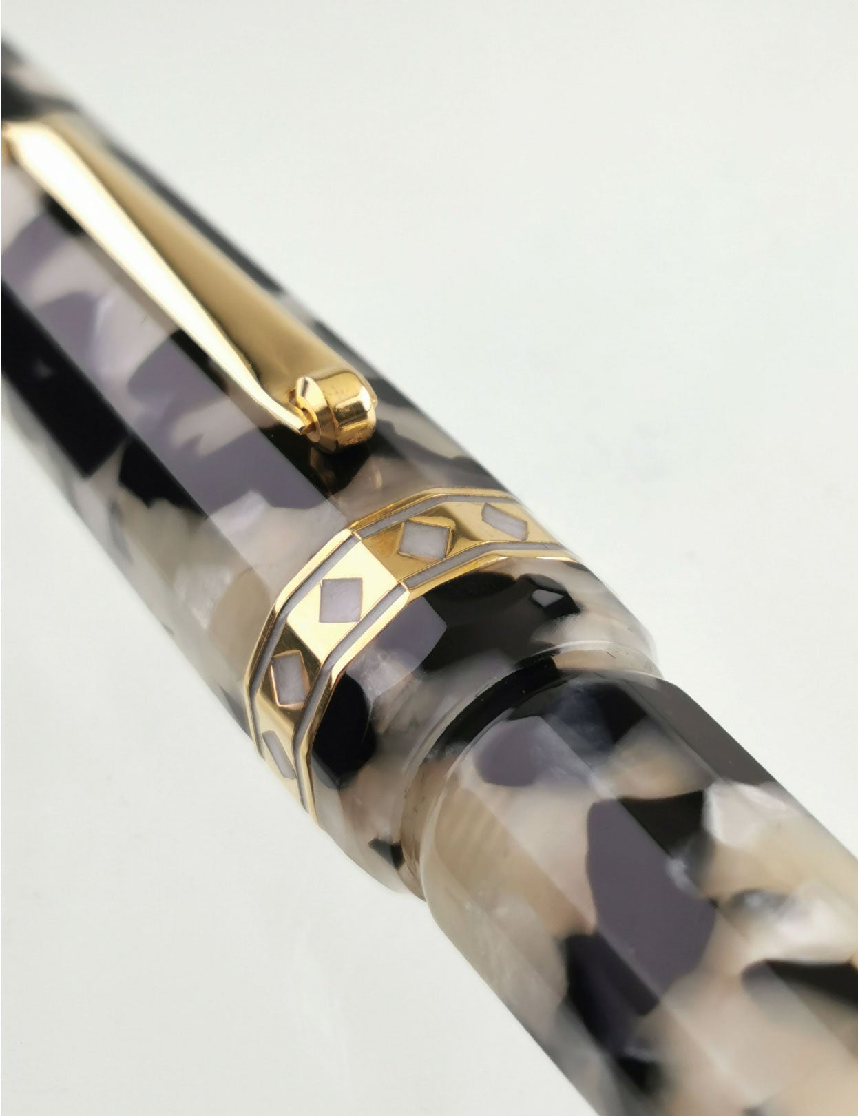 Wahl Eversharp Doric Oversize Black and Pearl - nibs.com