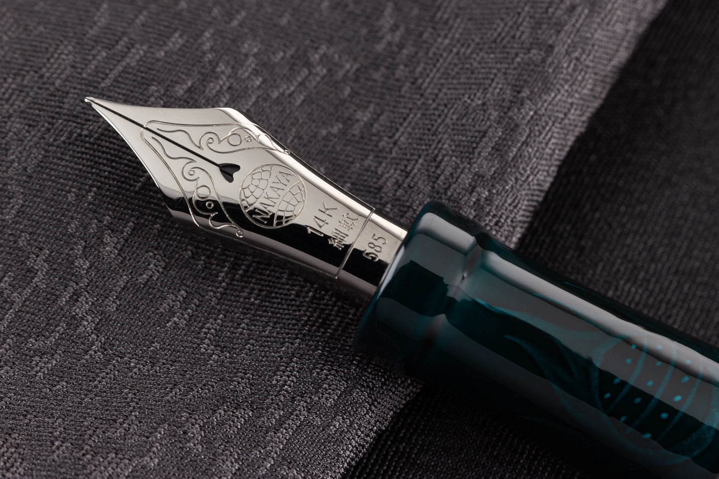 Nakaya Long Cigar Ascending Dragon Ao-tamenuri - nibs.com