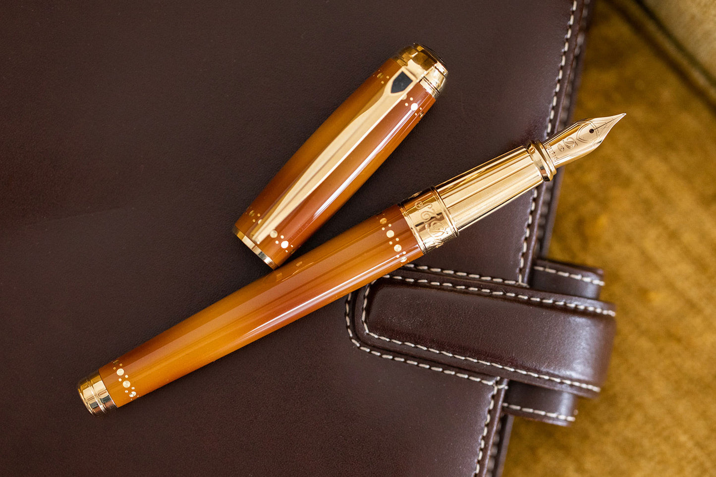S.T. Dupont Line D Large Derby Gold - nibs.com