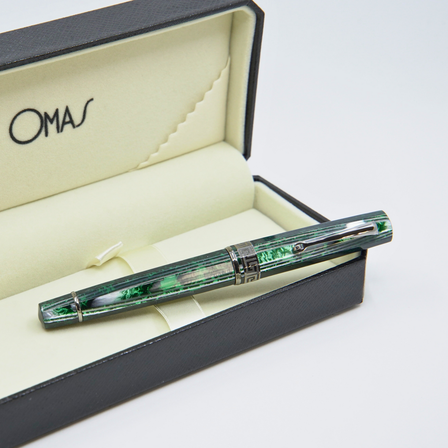 OMAS Paragon Arco Green Fountain Pen (Nibs.com 28th Anniversary)