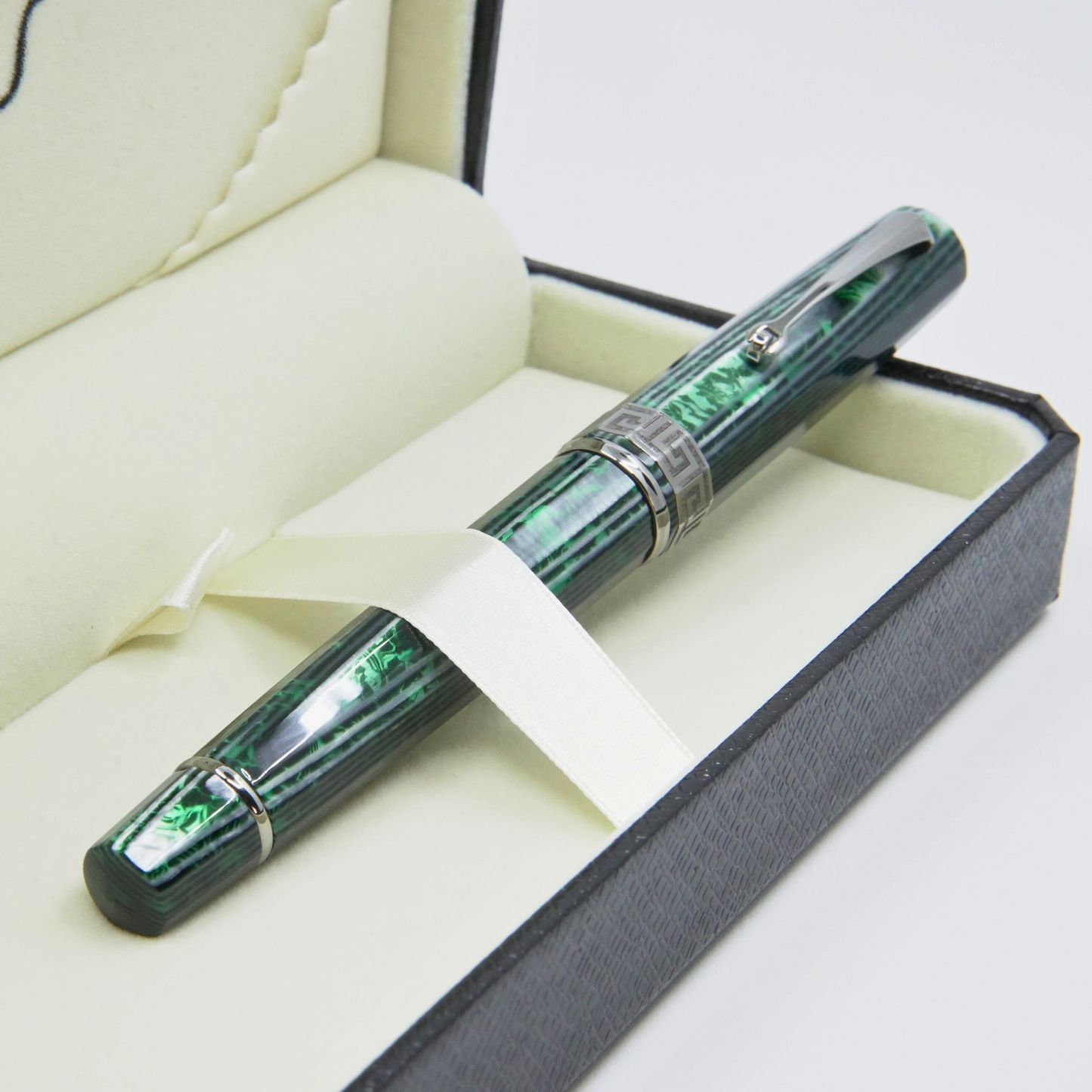 OMAS Paragon Arco Green Fountain Pen (Nibs.com 28th Anniversary)