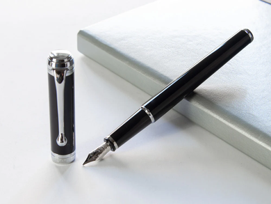 Aurora Talentum Finesse Black – Nibs.com