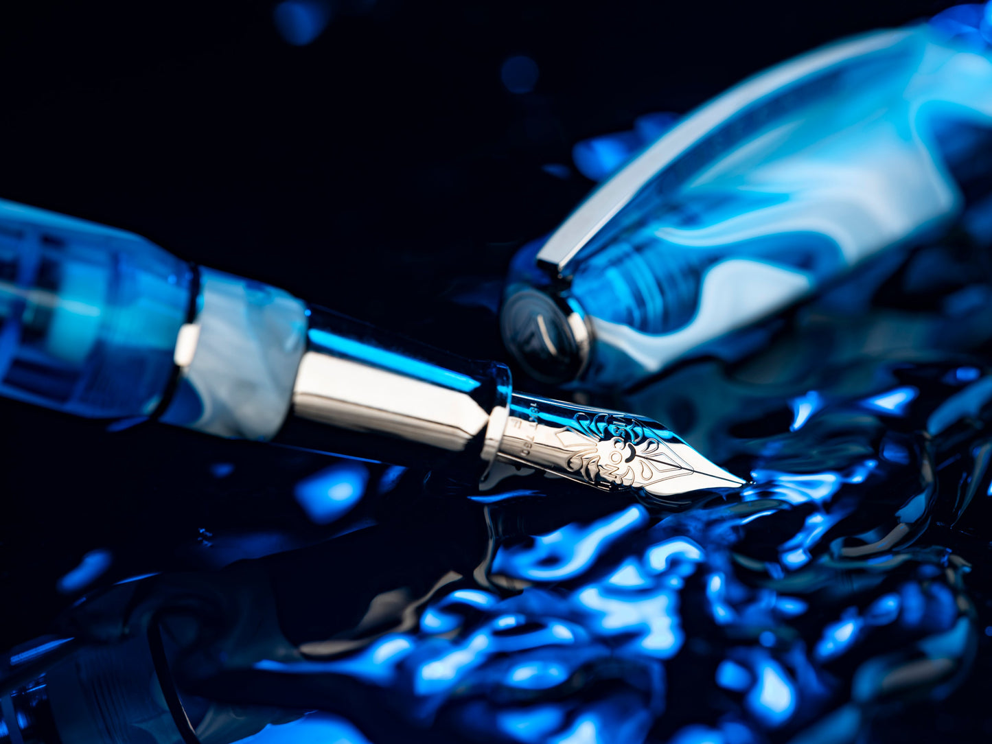 Visconti Opera Master Antarctica w/Palladium Trim - Fountain Pen