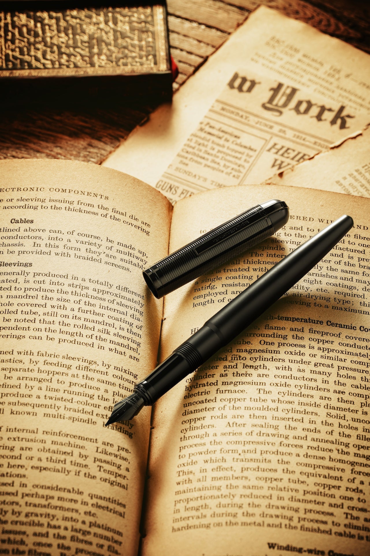 Wahl-Eversharp Skyline Black Horse Full Black  - Ballpoint Pen