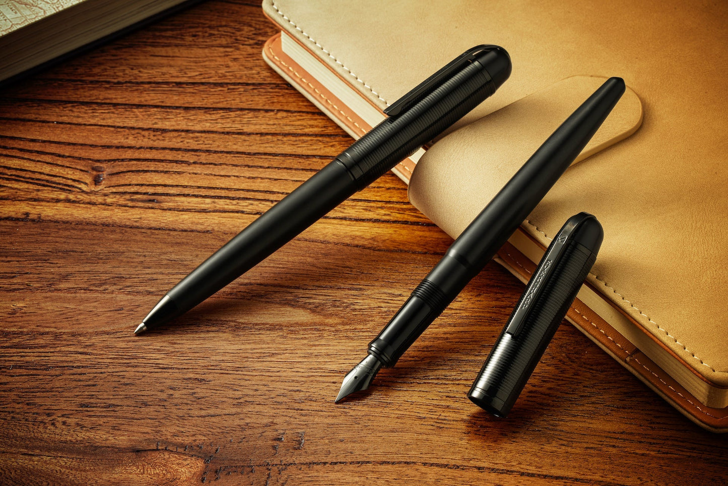 Wahl-Eversharp Skyline Red Silver Cap - Fountain Pen