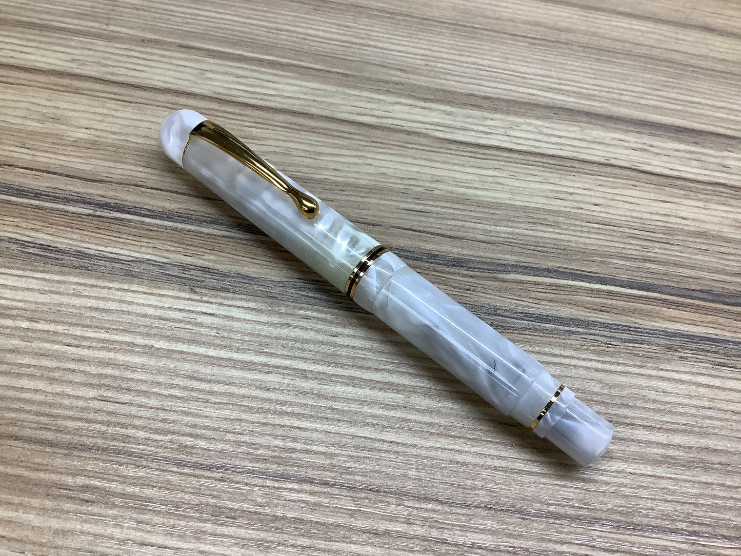 Bexley Jim Gaston White Bear Gold Nib - Fountain Pen