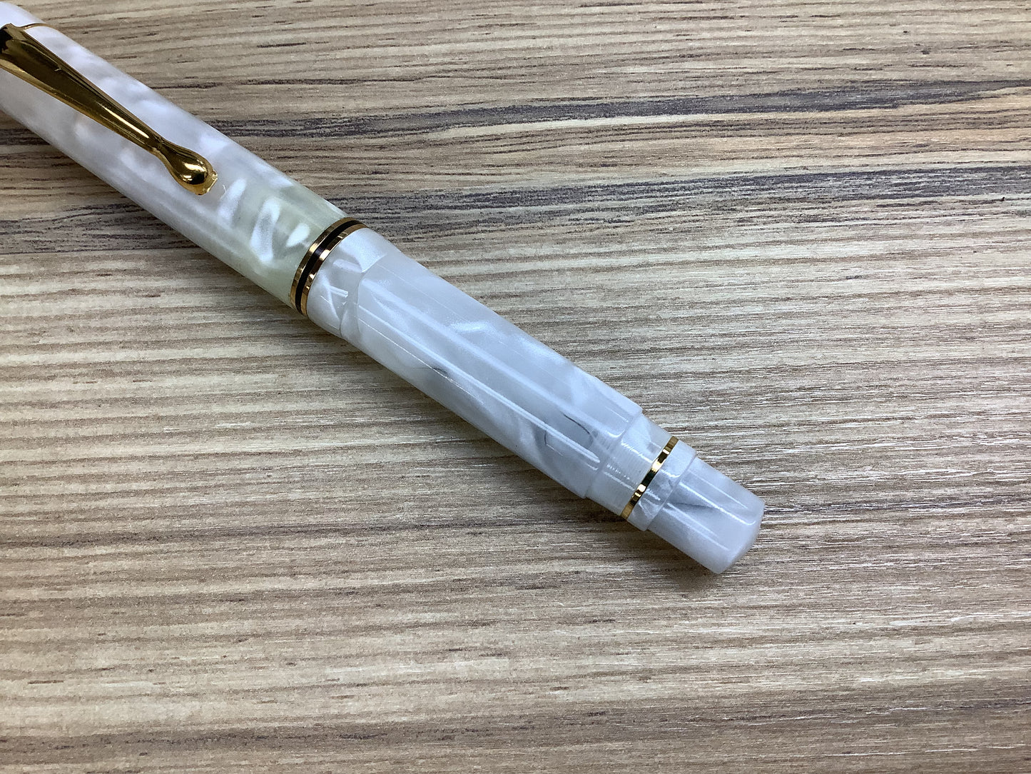 Bexley Jim Gaston White Bear Gold Nib - Fountain Pen