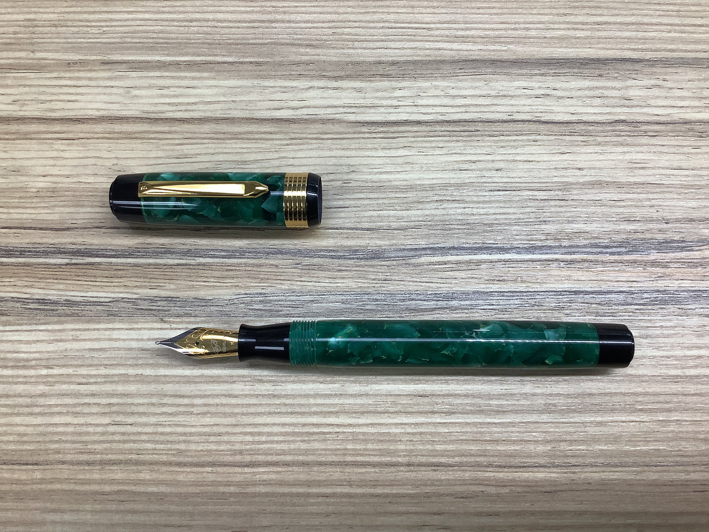 Bexley Patriarch Collection Green Steel Nib - Fountain Pen