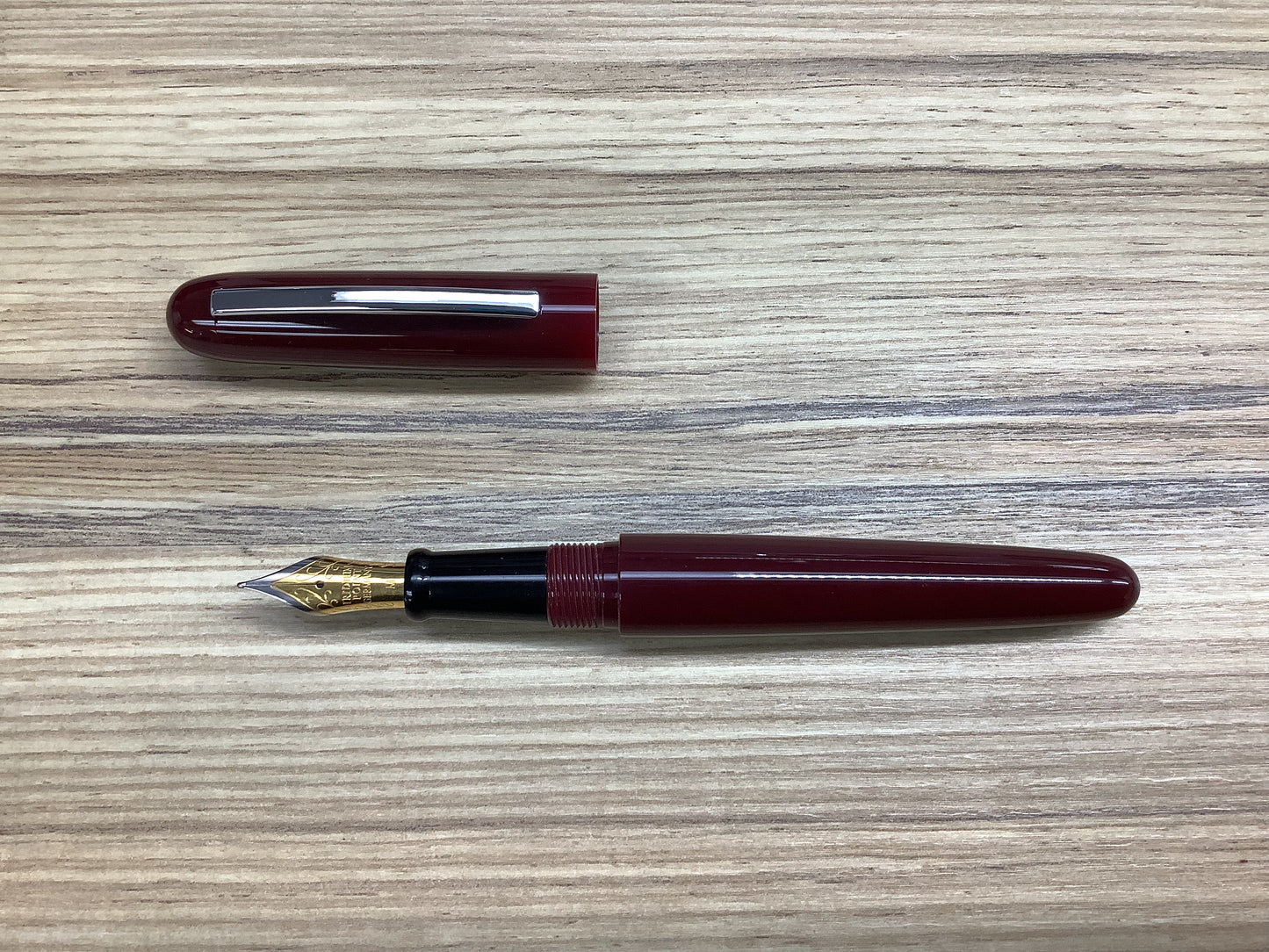 Bexley Imperial International Burgundy Steel Nib - Fountain Pen