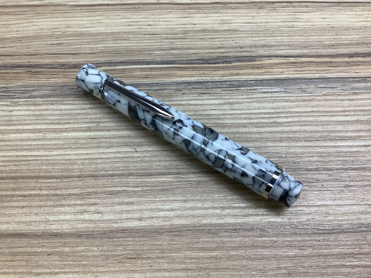 Bexley White Granite 2004 Two Tone 18k Gold - Tuck-Away - Fountain Pen