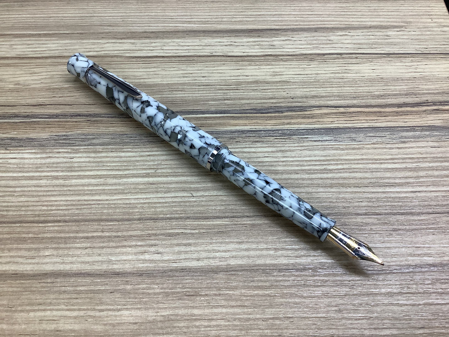 Bexley White Granite 2004 Two Tone 18k Gold - Tuck-Away - Fountain Pen