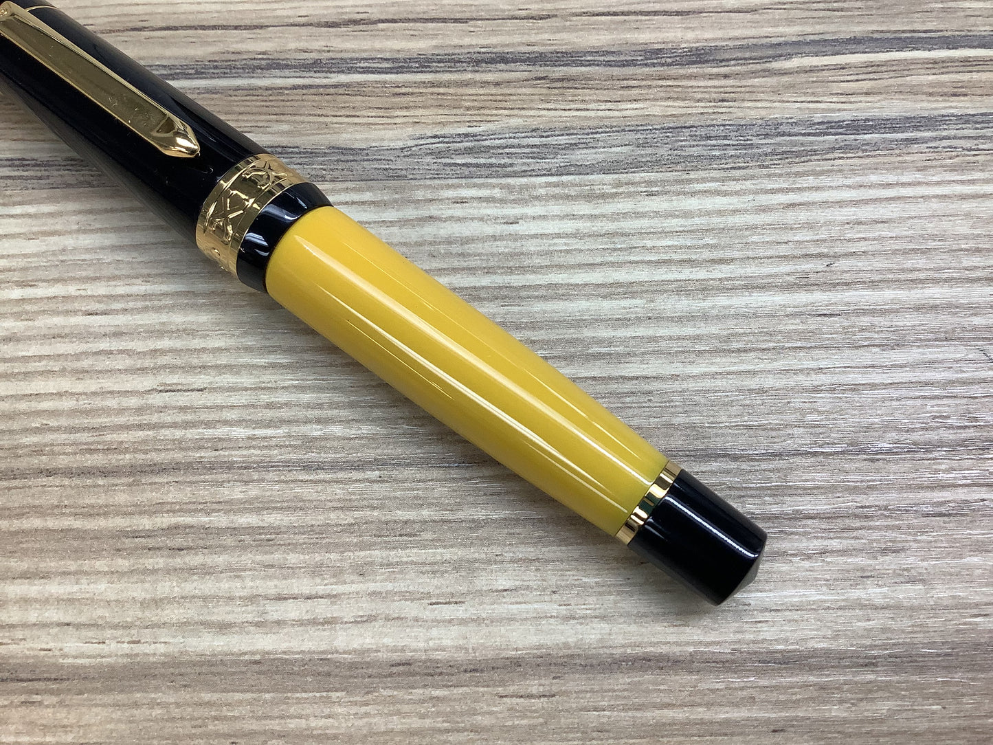 Bexley Tea Time Yellow 1993-2013  Two Tone 14k Gold Nib - Fountain Pen