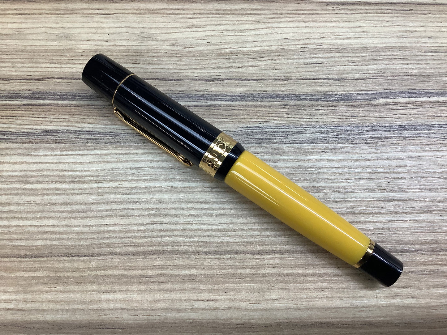 Bexley Tea Time Yellow 1993-2013  Two Tone 14k Gold Nib - Fountain Pen