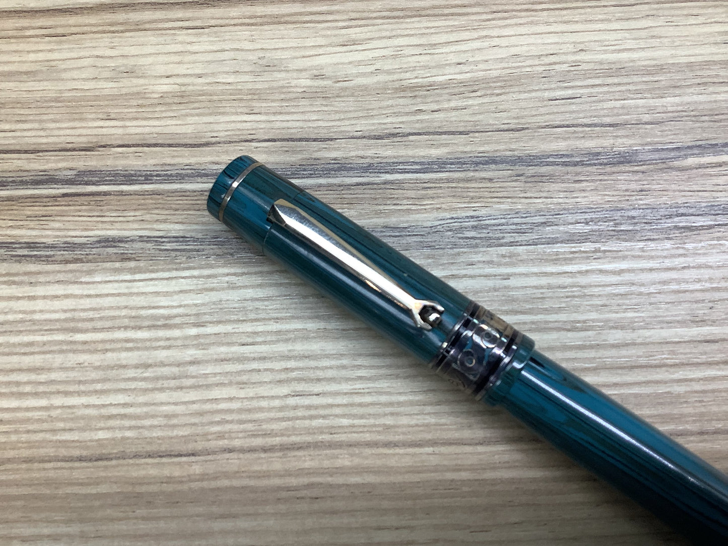 Bexley "Decoband" Bluewood Two Tone 18k Gold Nib - Fountain Pen