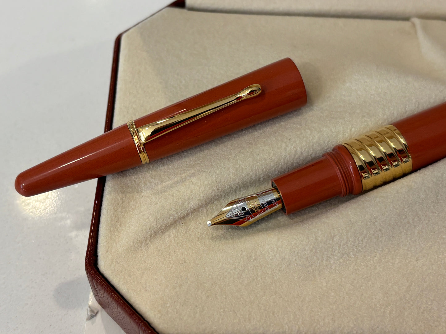 Bexley Taper Cap Orange Ebonite Gold Trim (Circa 2001) - Fountain Pen