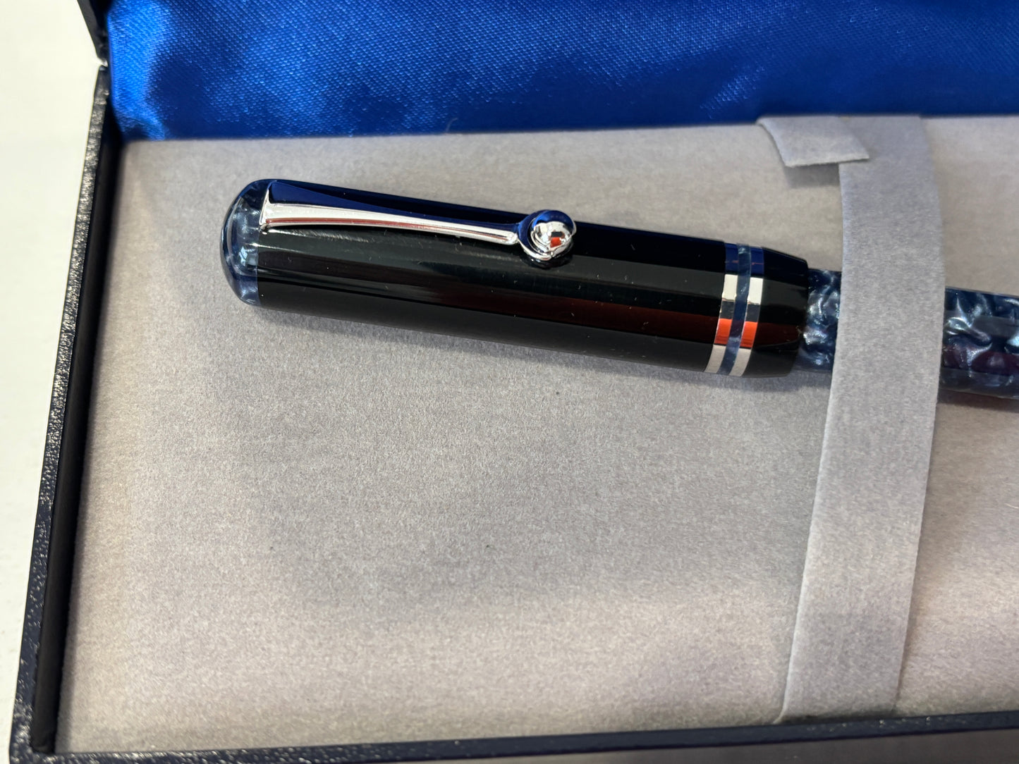 Bexley The Ohio Cities Batavia Blue Velvet Rhodium Trim (Circa 2008) - Fountain Pen