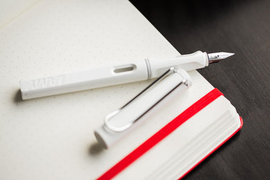 Lamy Safari White – Nibs.com