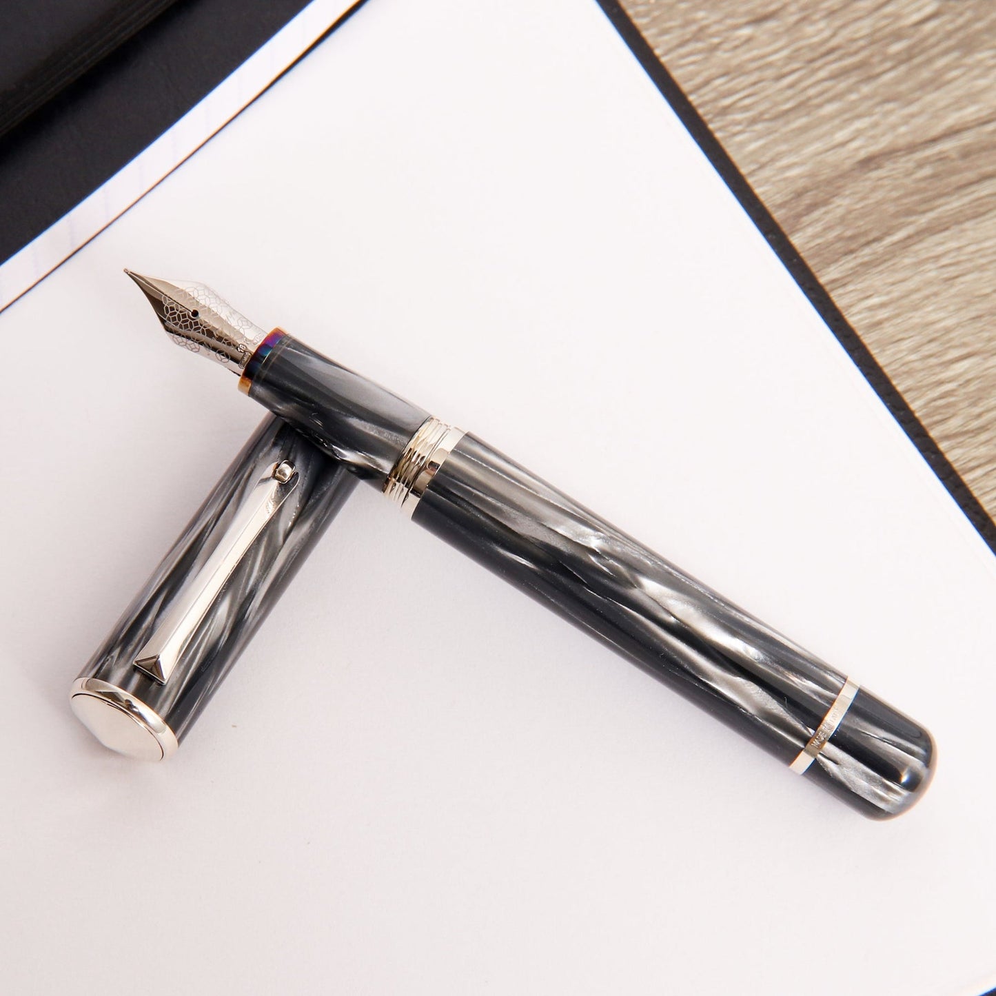 Montegrappa Celluloid Masters Arte Pearl Grey