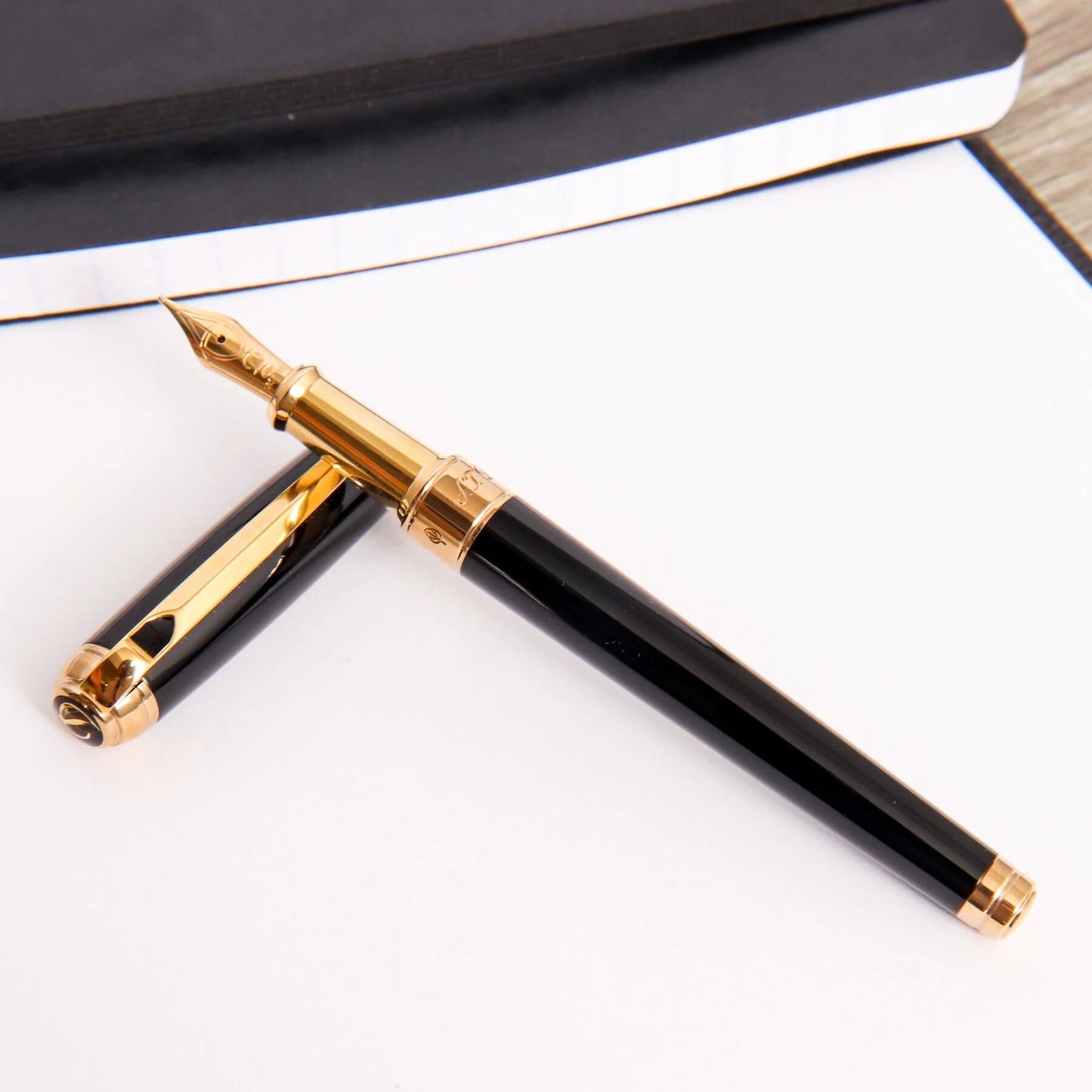 S.T. Dupont Line D Medium Black Gold