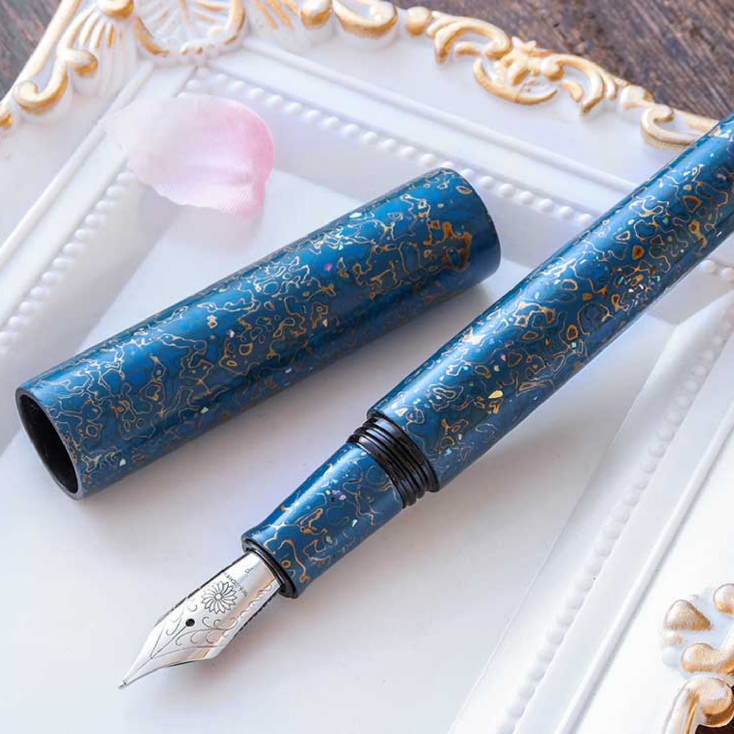 Wancher Sekai Saihi Urushi Ao-age Raden Fountain Pen