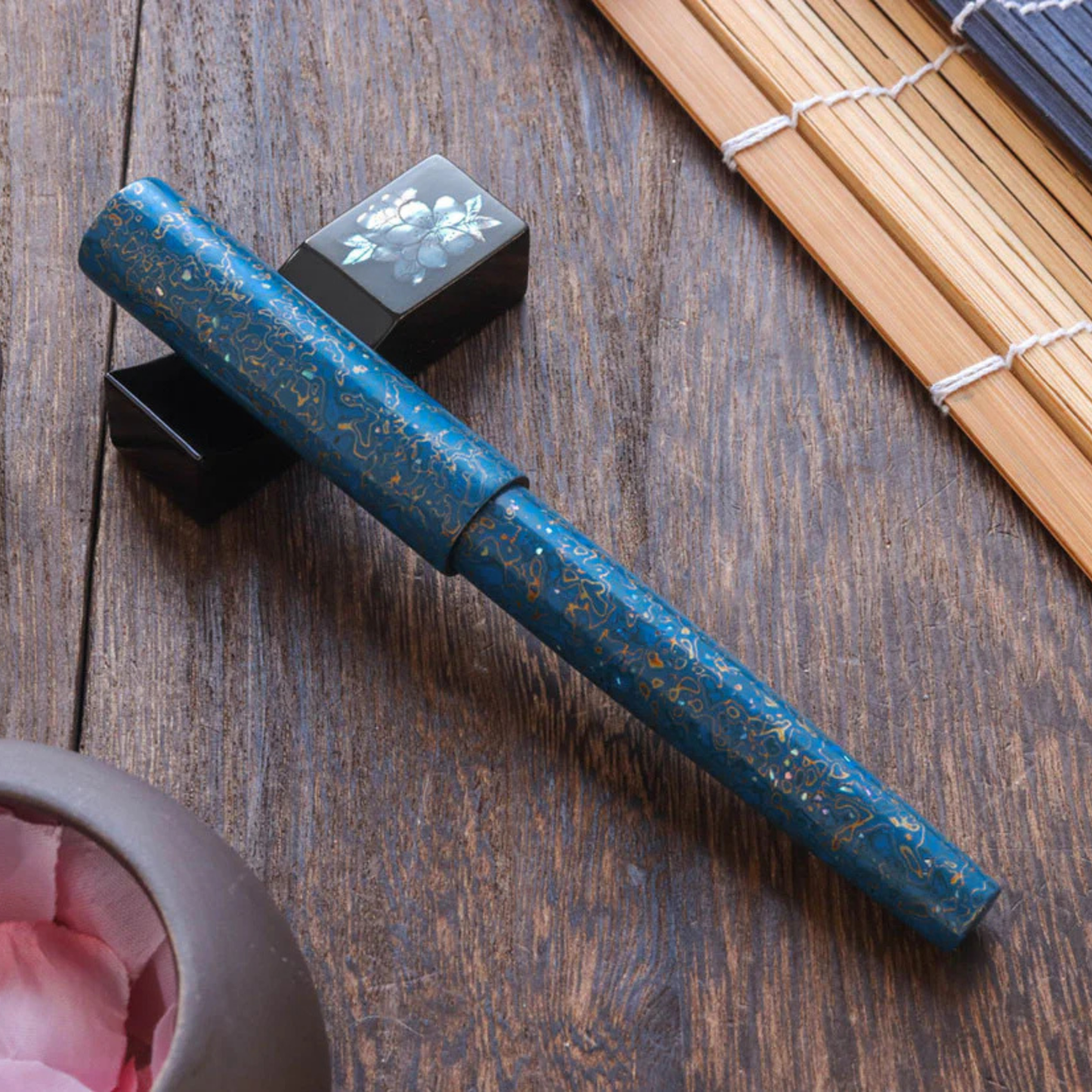 Wancher Sekai Saihi Urushi Ao-age Raden Fountain Pen