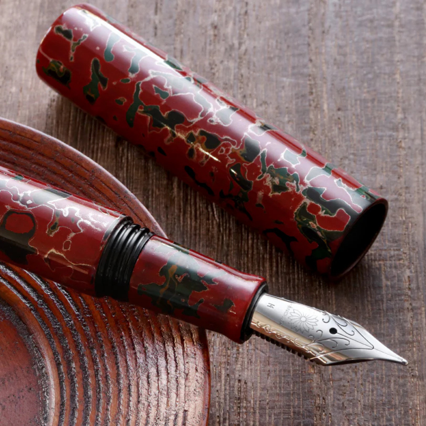 Wancher Sekai Tsugaru Urushi Aka-age Fountain Pen